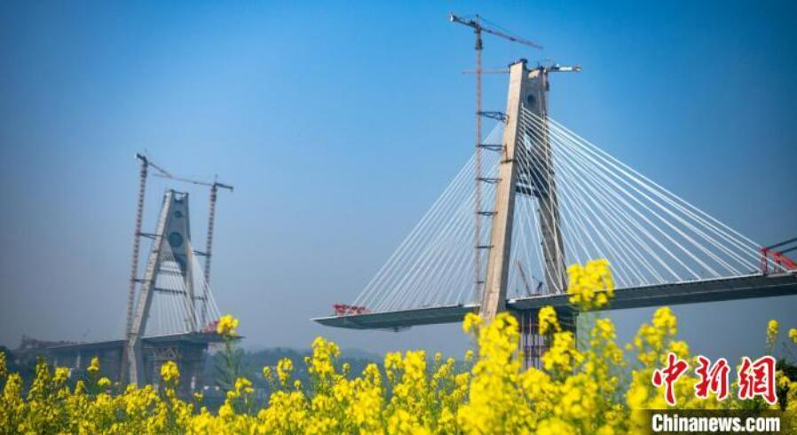 党代表共话四川基础设施建设：交通先行 支撑高质量发展